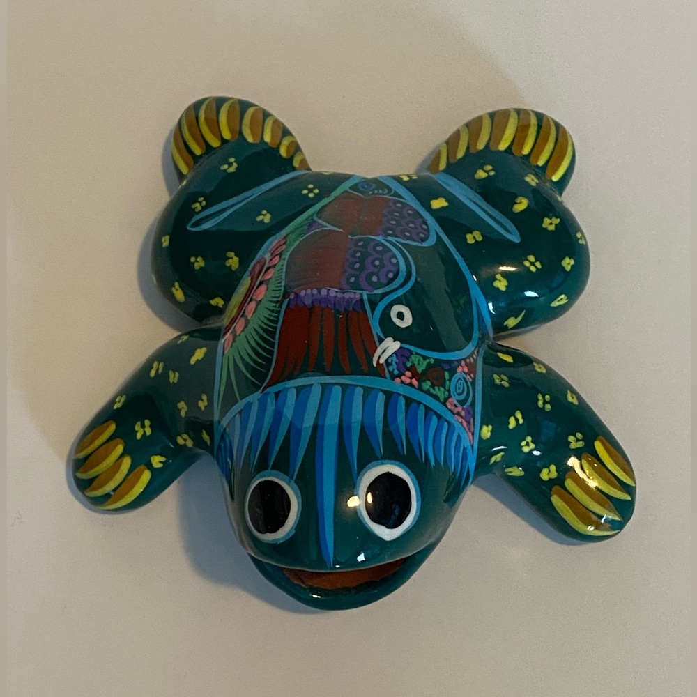 Mexican Red Clay Pottery Big Mouth Frog With Bird Painted On Back 4” Green